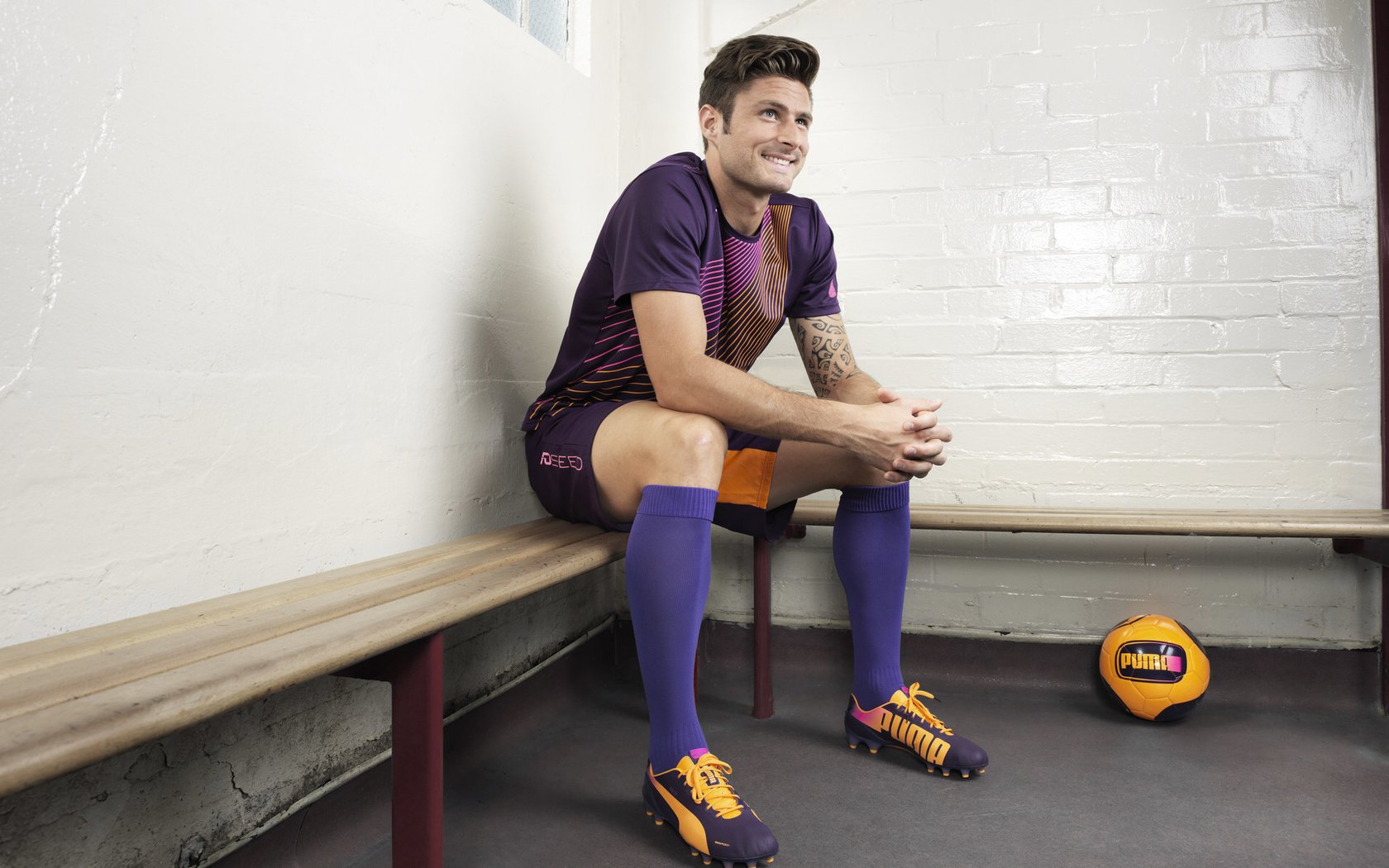 九游体育官方网站-后卫线调整带来明显变化近期失球数大幅减少，后卫的位置和打法